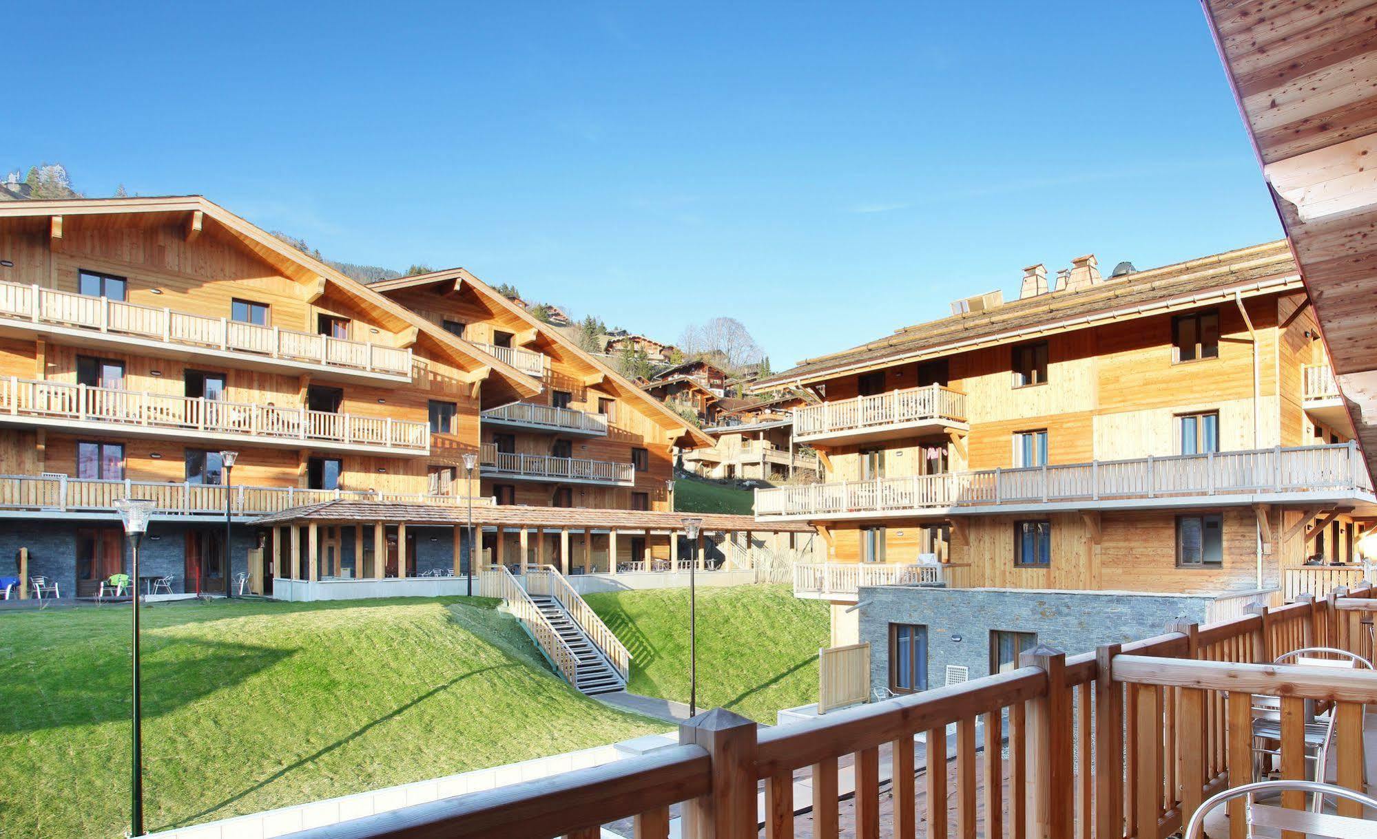Hotel Prestige Odalys Le Chamois La Clusaz Exterior photo