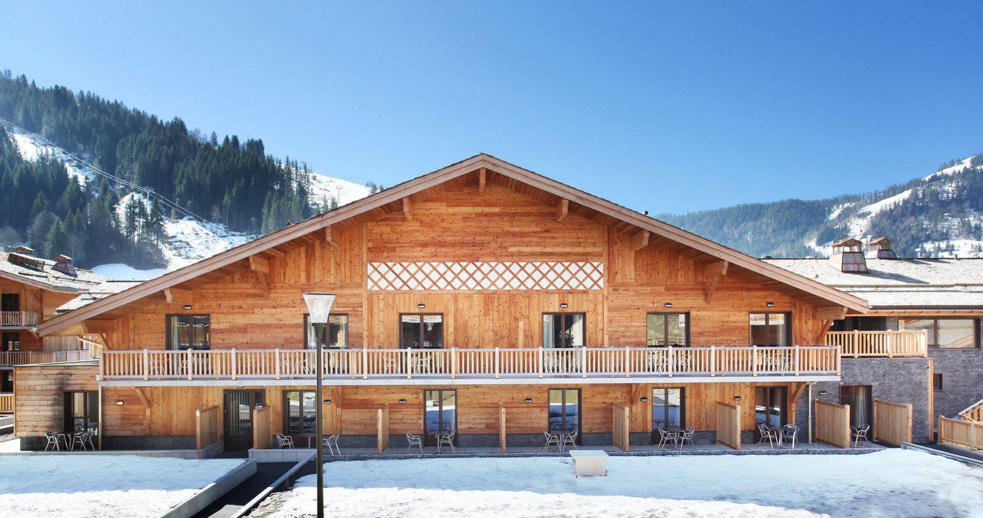 Hotel Prestige Odalys Le Chamois La Clusaz Exterior photo