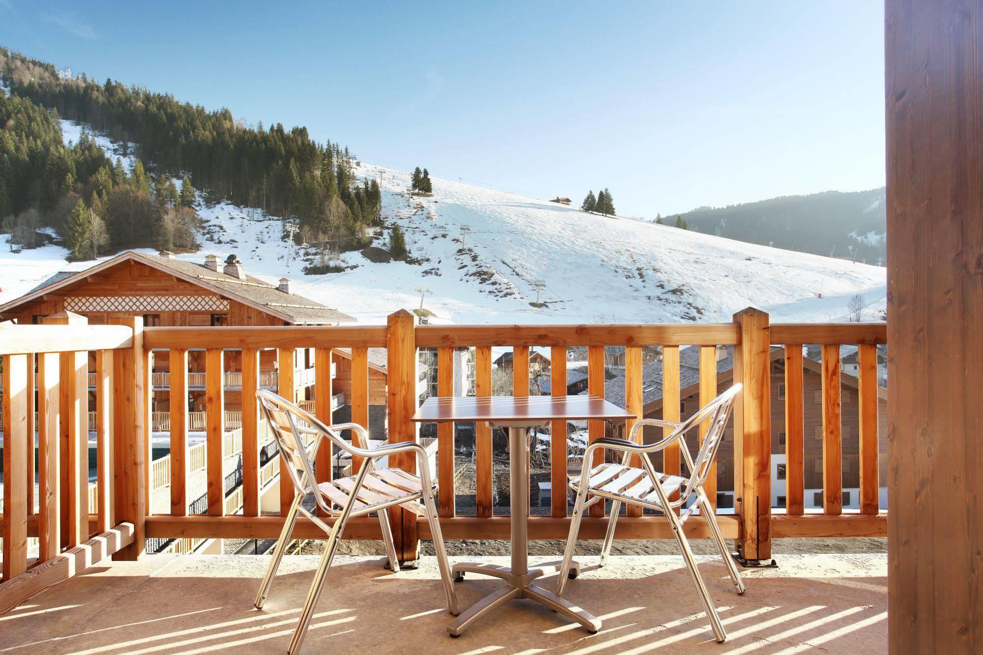 Hotel Prestige Odalys Le Chamois La Clusaz Exterior photo